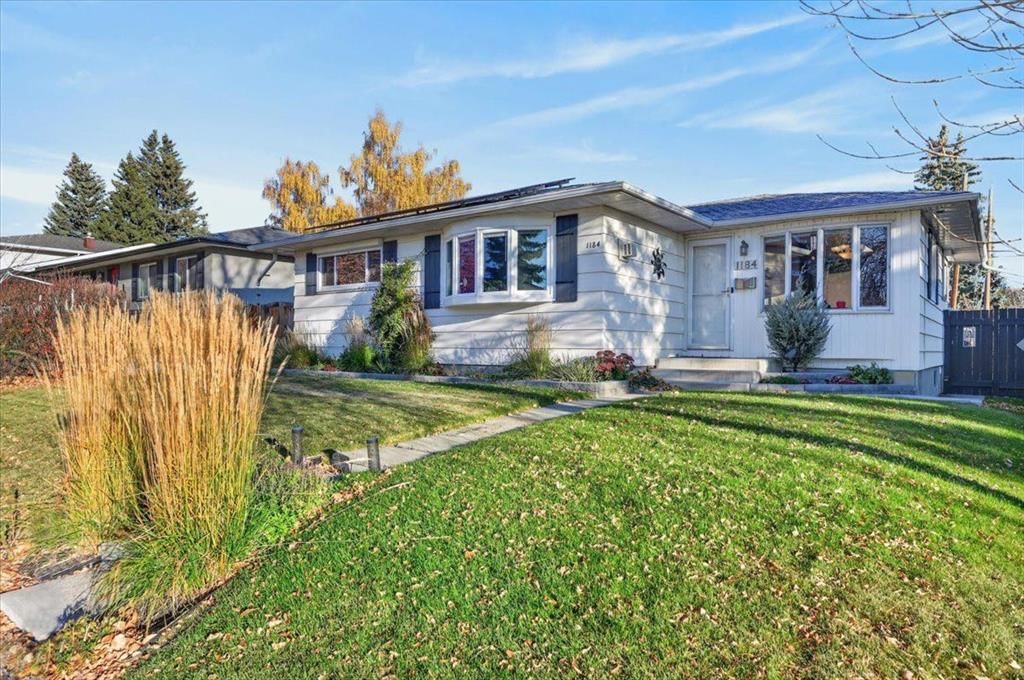 1184 Northmount Drive NW, Calgary — photo 4 of 50