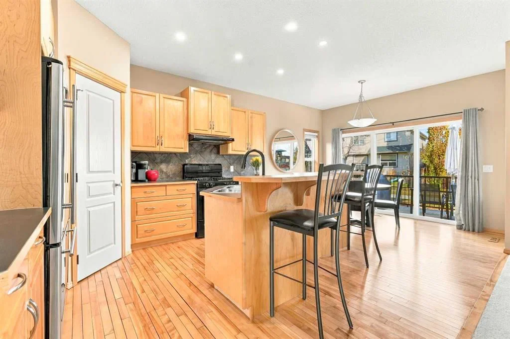 112 Eversyde Way SW, Calgary — photo 2 of 40