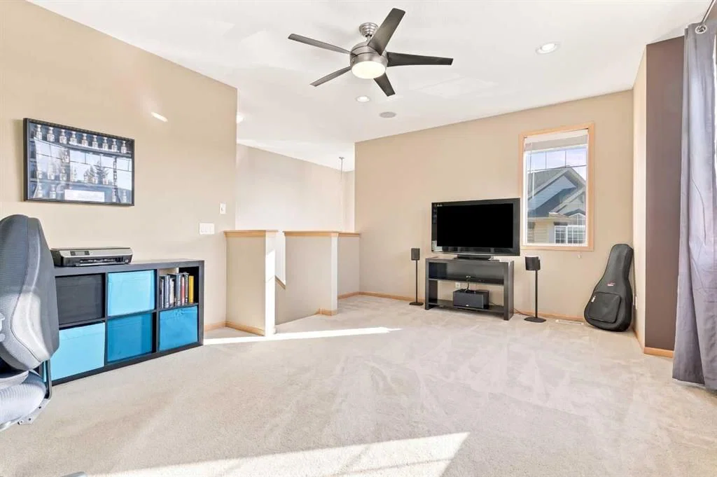 112 Eversyde Way SW, Calgary — photo 4 of 40