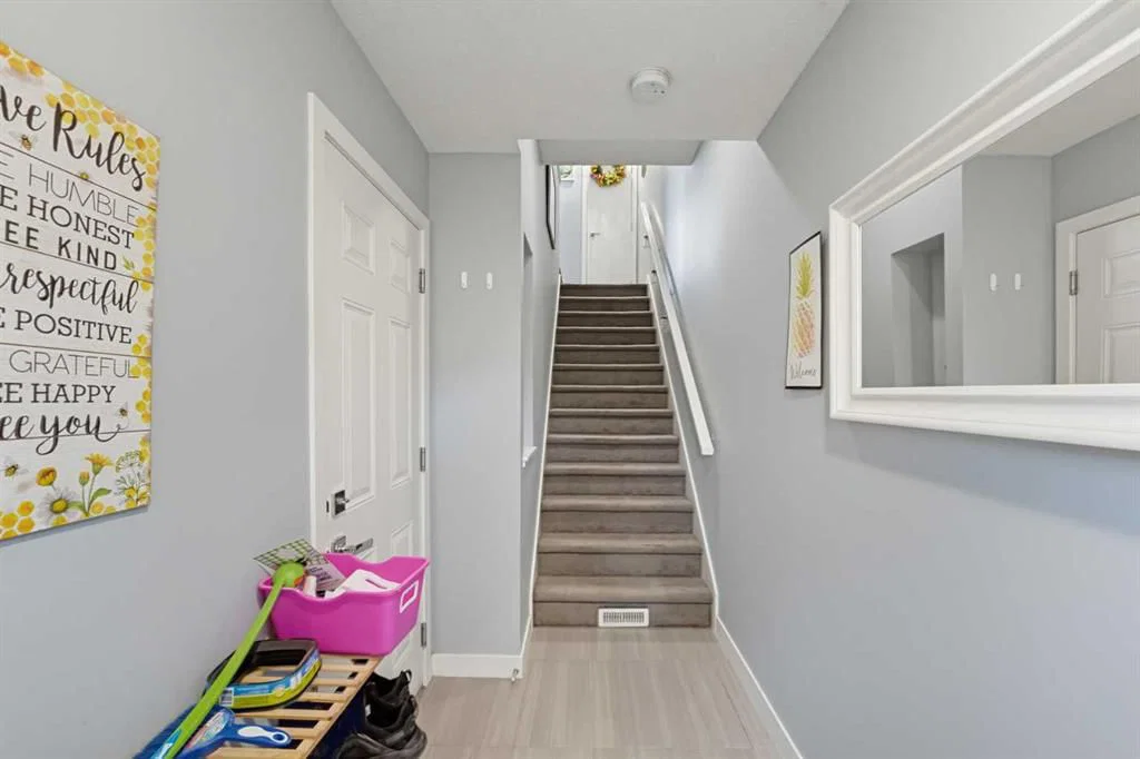 260 Walden Path SE, Calgary — photo 4 of 34