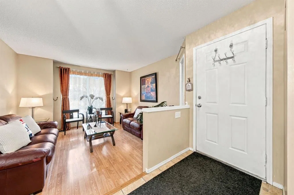 120 Millrise Close SW, Calgary — photo 2 of 50