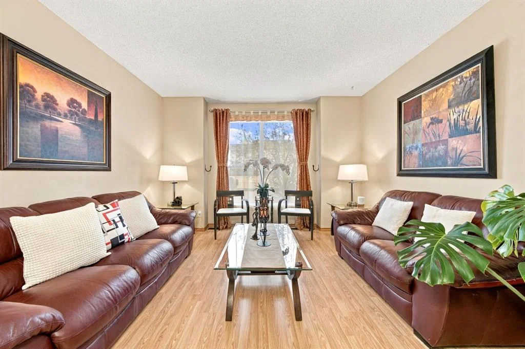 120 Millrise Close SW, Calgary — photo 3 of 50