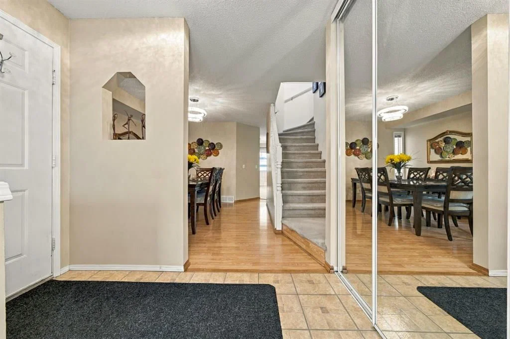 120 Millrise Close SW, Calgary — photo 5 of 50
