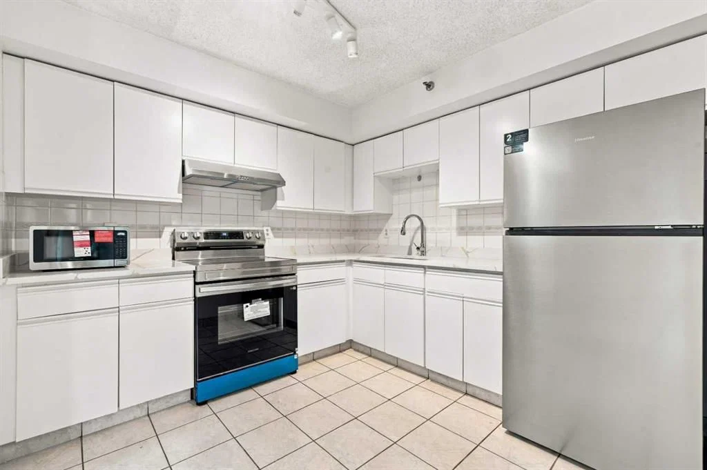 404, 128 2 Avenue SE, Calgary — photo 4 of 24