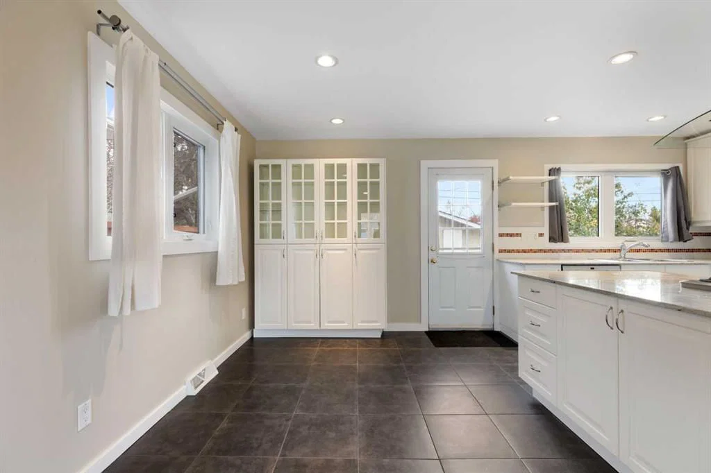 103 Franklin Drive SE, Calgary — photo 4 of 44