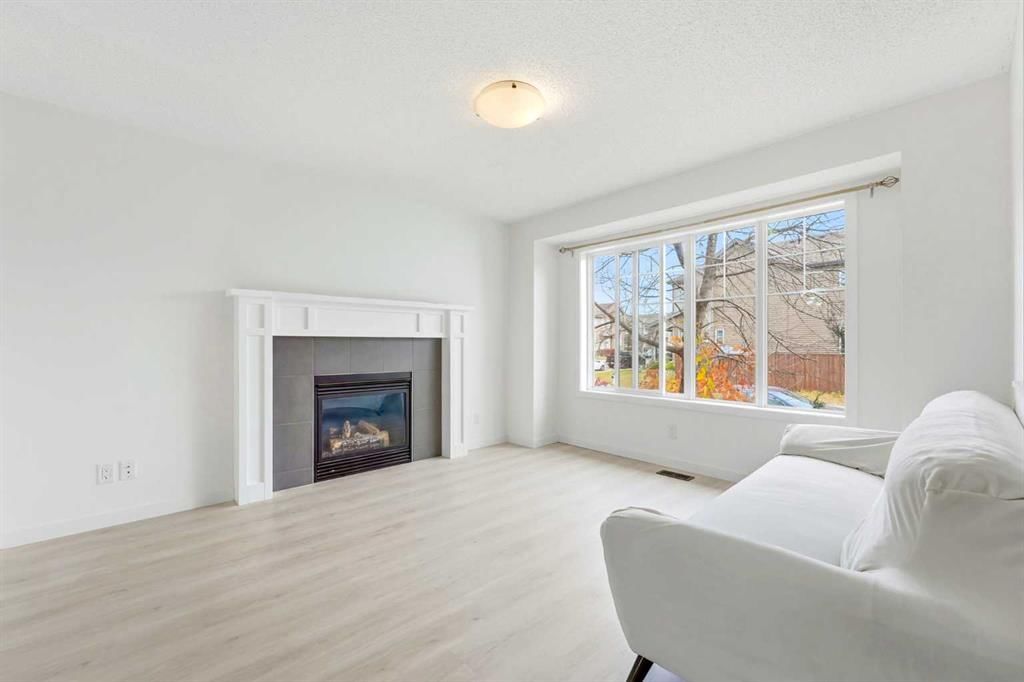 96 Copperpond Rise SE, Calgary — photo 3 of 38