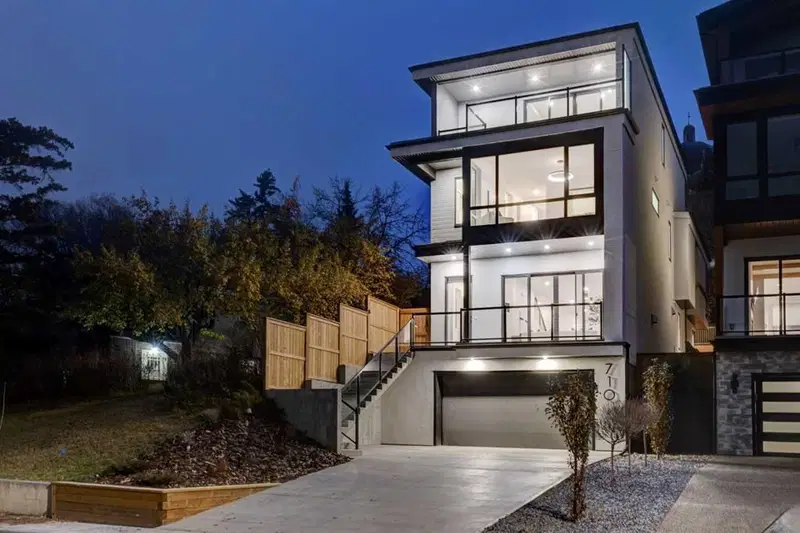710 Bridge Crescent NE, Calgary — detached for sale