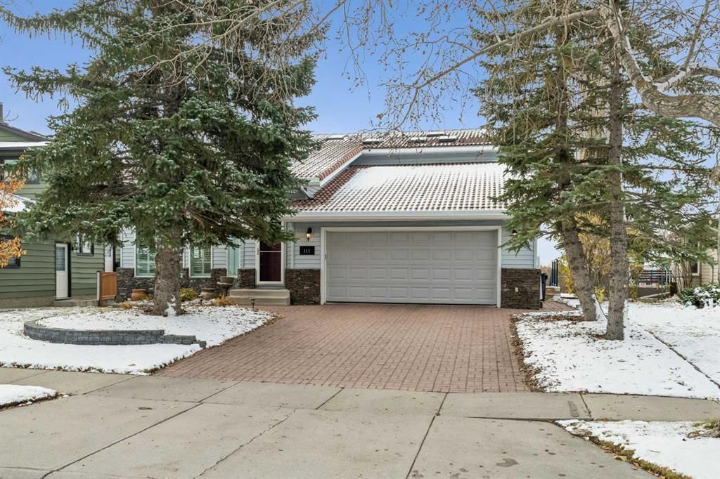 111 Hawksbrow Drive NW, Calgary — photo 2 of 46