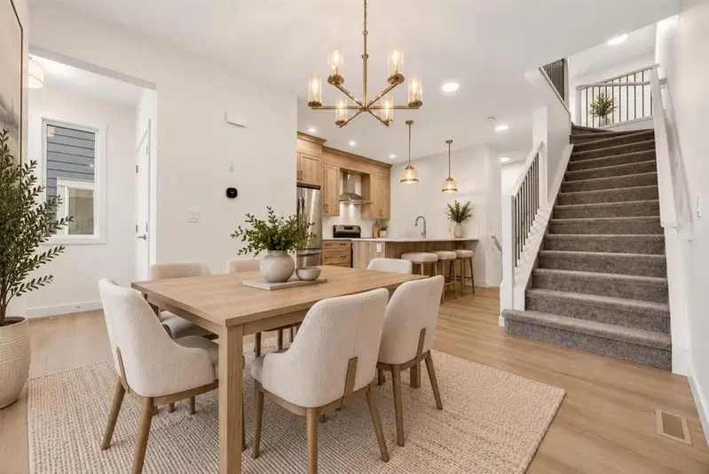 441 Alpine Boulevard, Calgary — photo 4 of 26