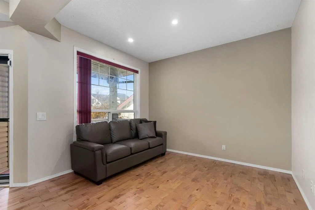 21 Citadel Meadow Close NW, Calgary — photo 2 of 43