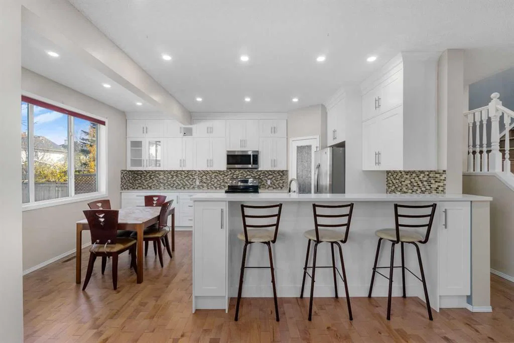 21 Citadel Meadow Close NW, Calgary — photo 5 of 43