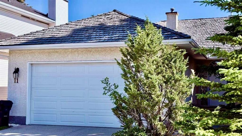 11 Hawkmount Heights NW, Calgary — photo 2 of 47
