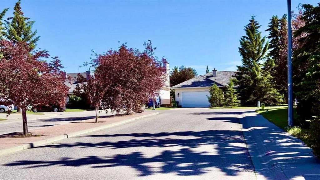 11 Hawkmount Heights NW, Calgary — photo 3 of 47