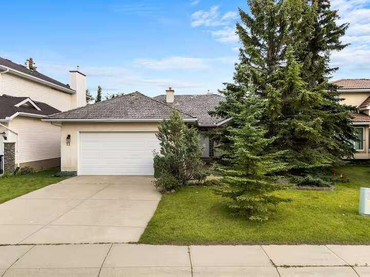 11 Hawkmount Heights NW, Calgary — photo 5 of 47