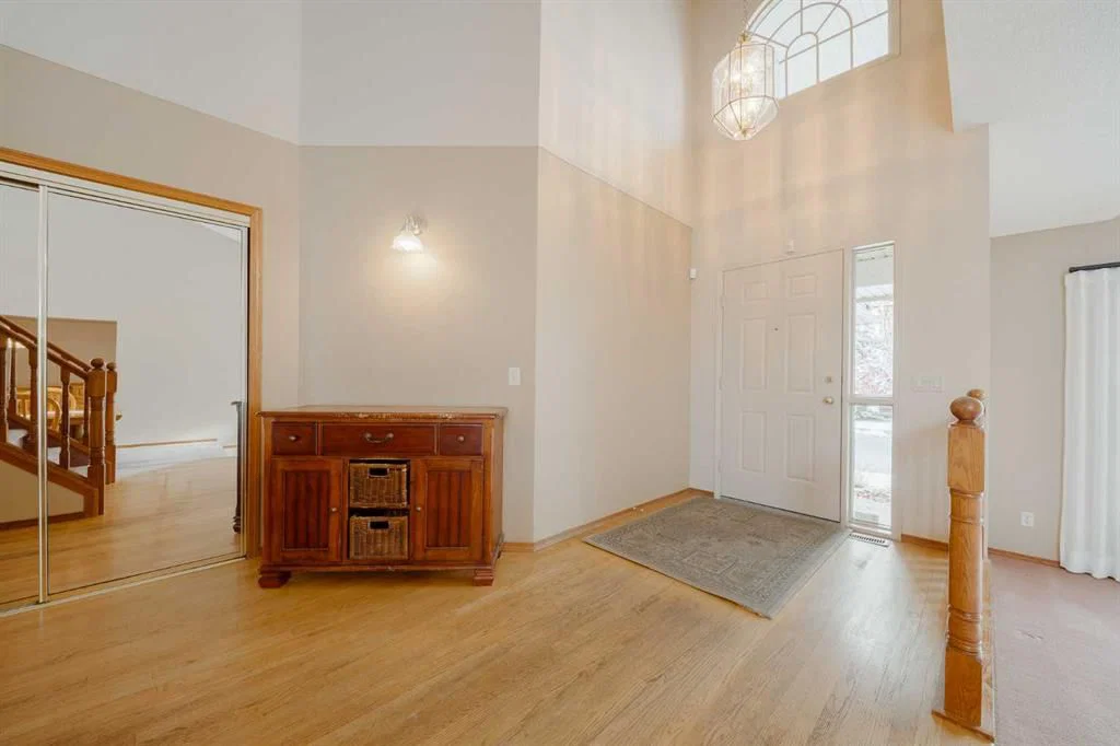 47 Hawkside Close NW, Calgary — photo 3 of 50