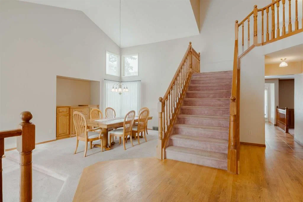 47 Hawkside Close NW, Calgary — photo 5 of 50