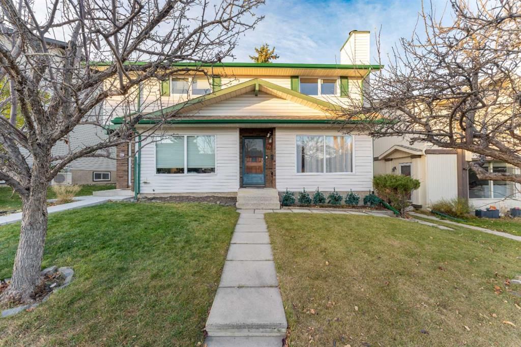 77 Strathcona Crescent SW, Calgary — main listing photo