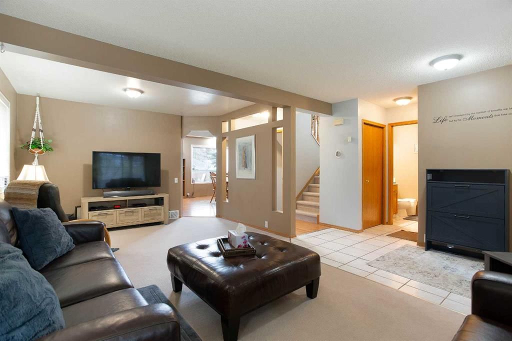 124 Del Ray Close NE, Calgary — photo 4 of 41
