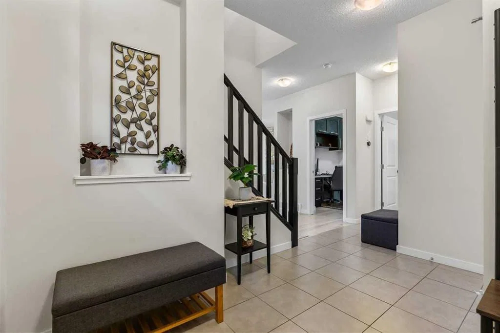 36 Cougar Ridge Manor SW, Calgary — photo 3 of 50