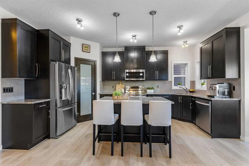36 Cougar Ridge Manor SW, Calgary — photo 5 of 50