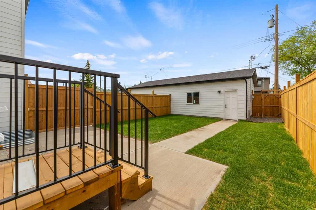 4651 79 Street NW, Calgary — photo 5 of 45