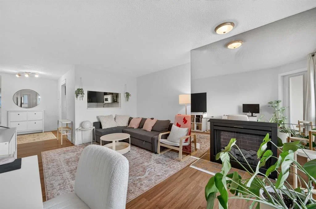 307, 3717 42 Street NW, Calgary — photo 4 of 26