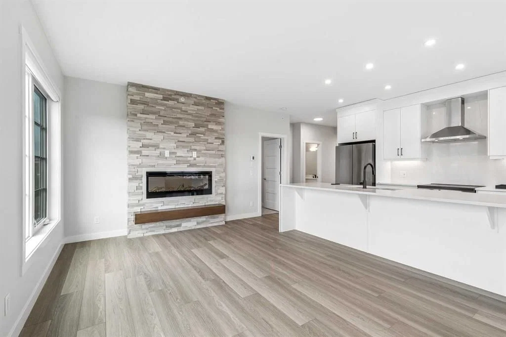2402, 2117 81 Street SW, Calgary — photo 4 of 33