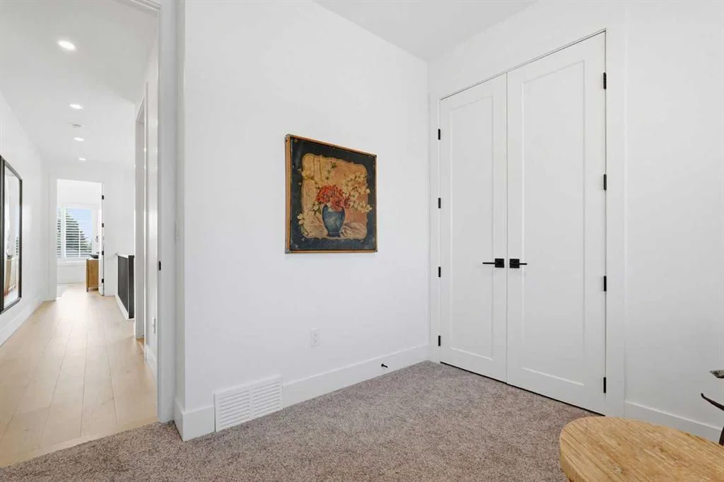 2609 35 Street SW, Calgary — photo 3 of 50