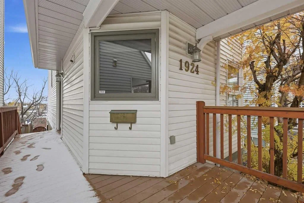 1924 29 Avenue SW, Calgary — photo 4 of 48