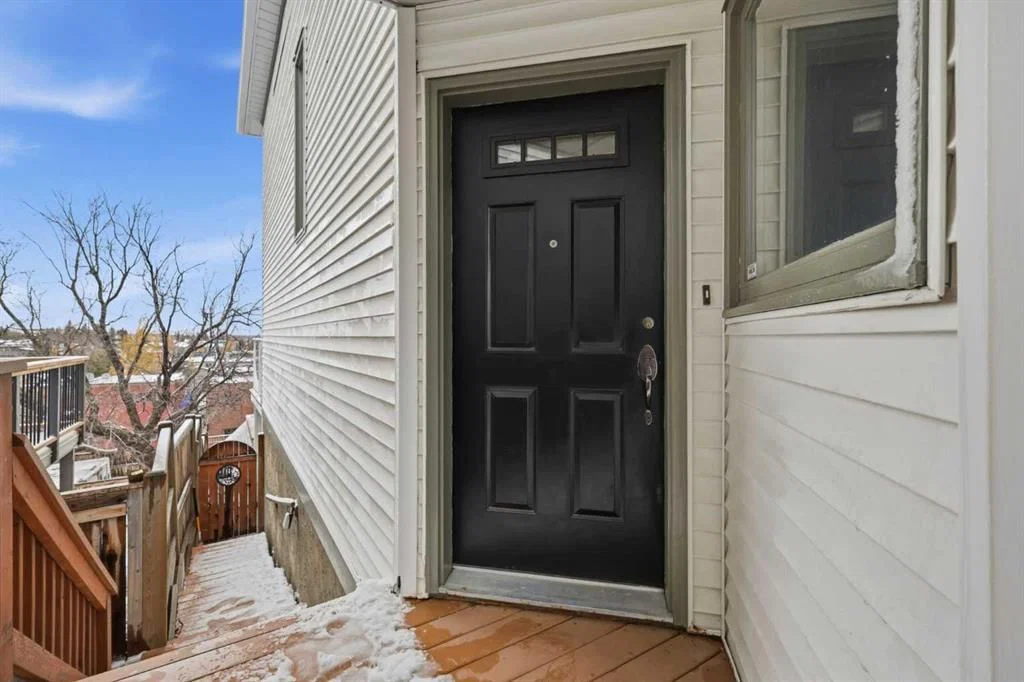 1924 29 Avenue SW, Calgary — photo 5 of 48
