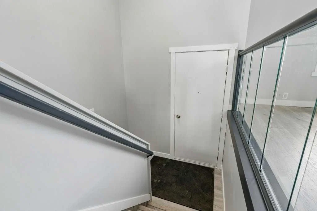 123 Lynnview Way SE, Calgary — photo 5 of 28