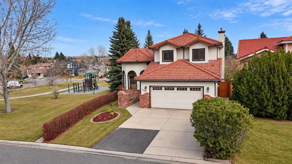 53 Santana Manor NW, Calgary — photo 3 of 50