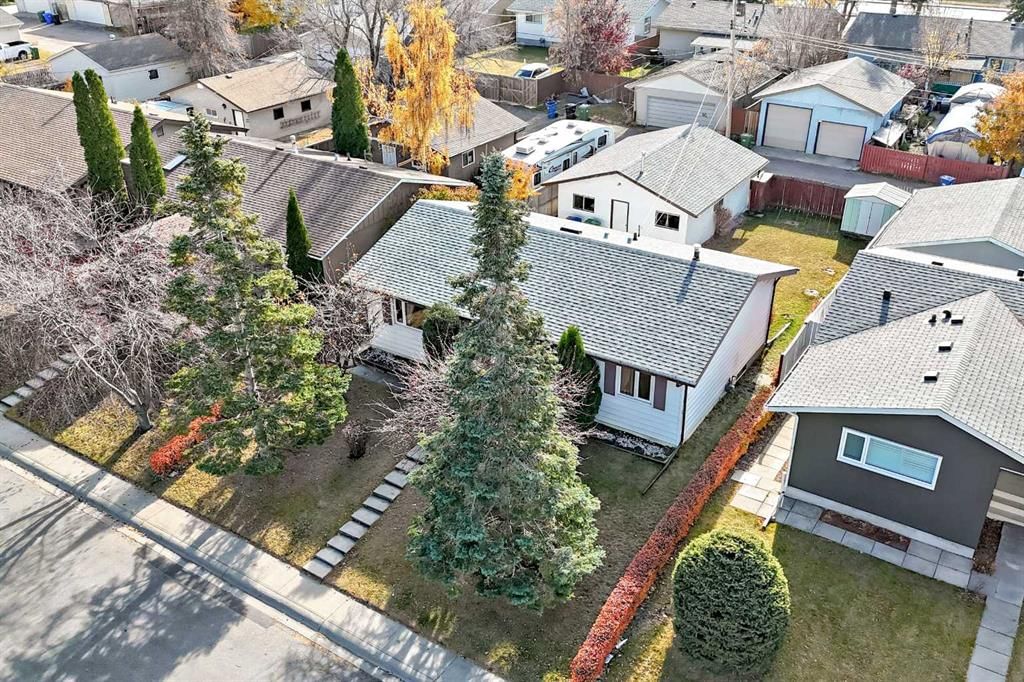 127 Marwood Circle NE, Calgary — photo 3 of 49