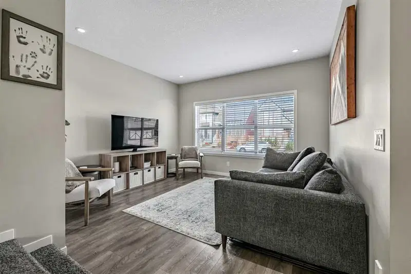 112 Masters Heights SE, Calgary — photo 4 of 50