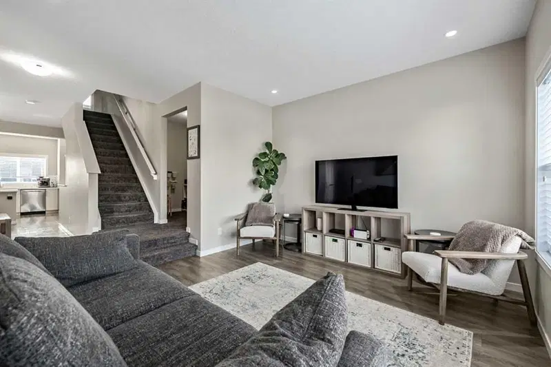 112 Masters Heights SE, Calgary — photo 5 of 50