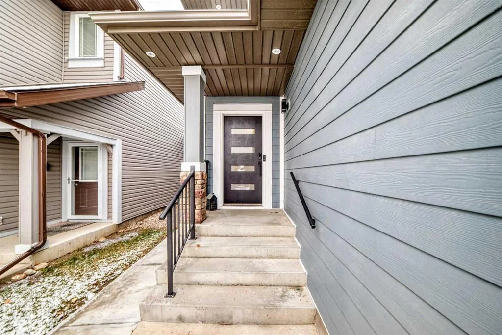 200 Panora Close NW, Calgary — photo 3 of 46