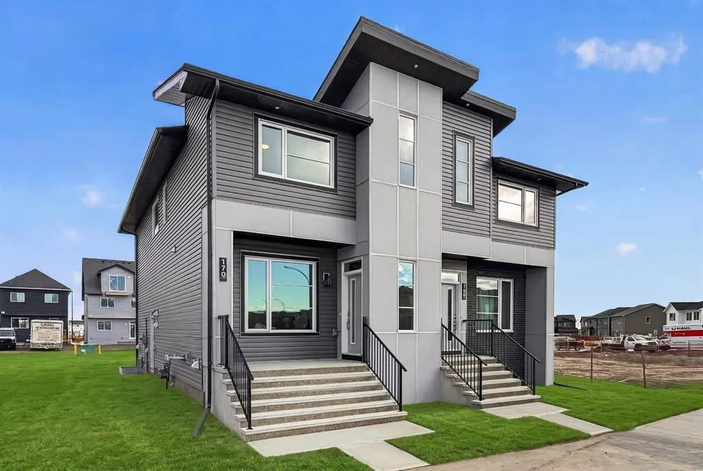 170 Starling Boulevard NW, Calgary — main listing photo