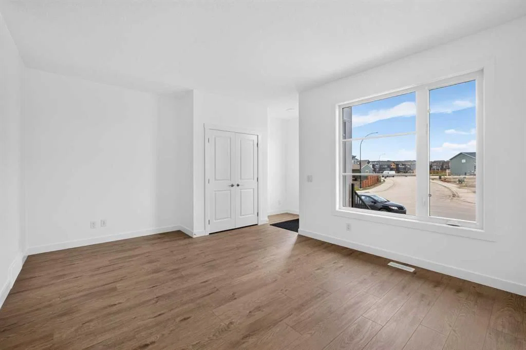 170 Starling Boulevard NW, Calgary — photo 5 of 47