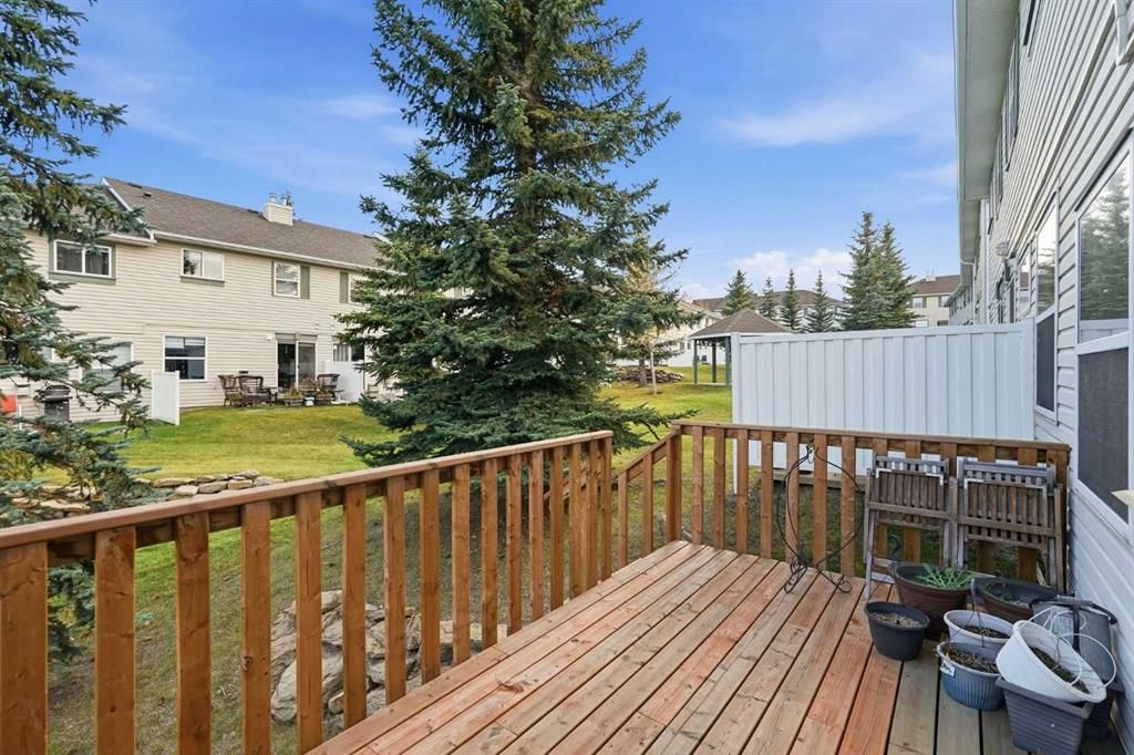 58 Country Hills Villas NW, Calgary — photo 2 of 32