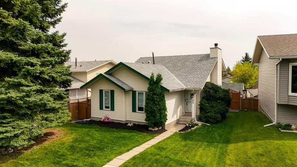 95 Shawglen Rise SW, Calgary — photo 2 of 50