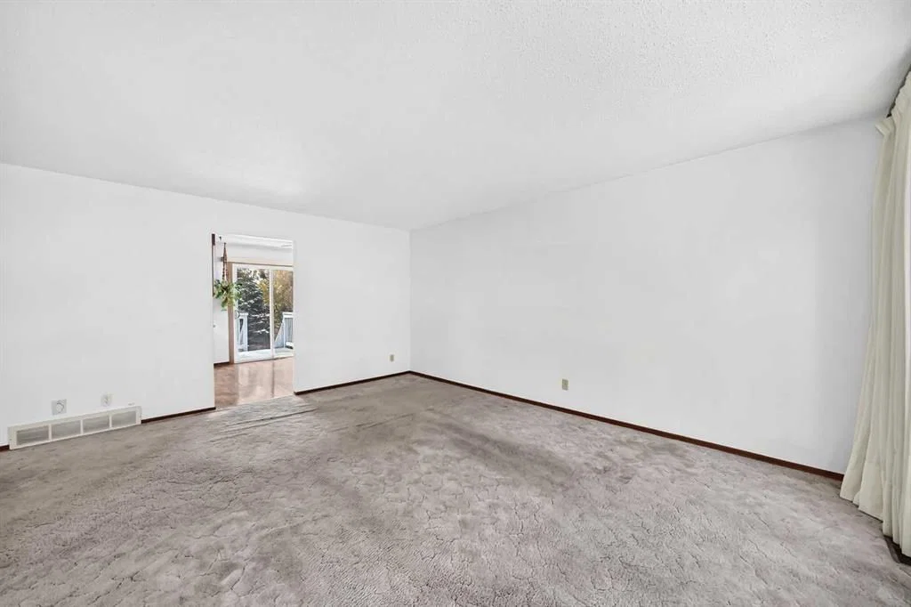 10820 Brae Road SW, Calgary — photo 5 of 50