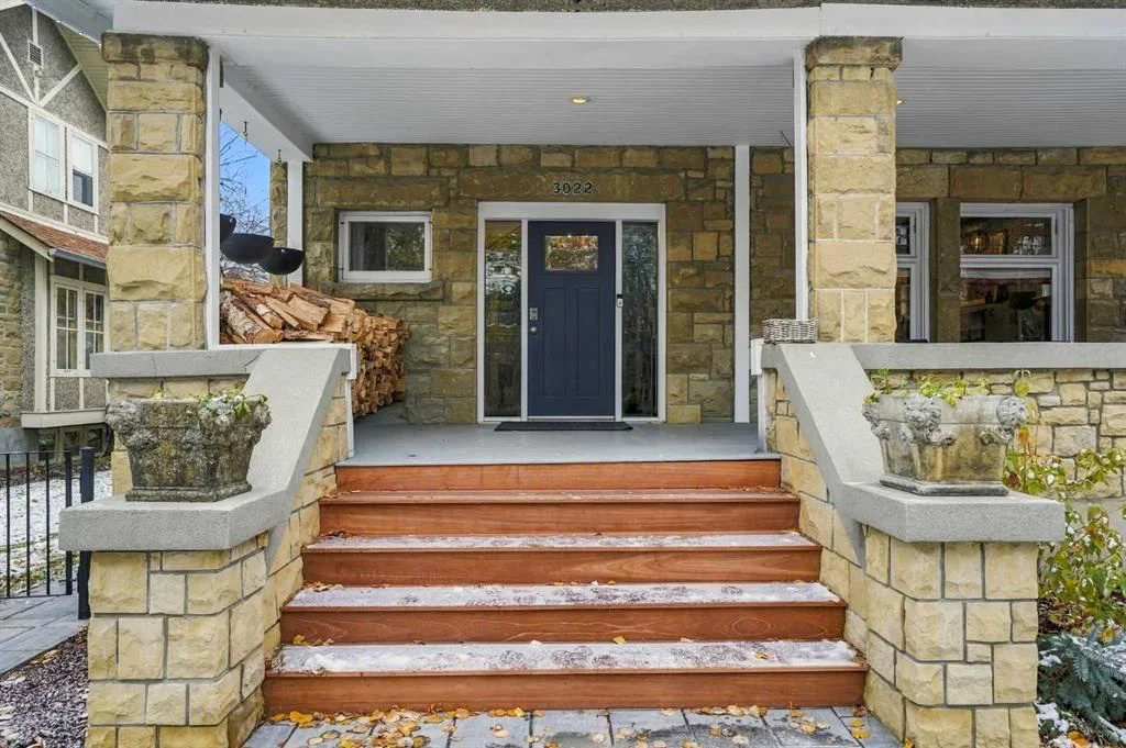 3022 Glencoe Road SW, Calgary — photo 3 of 46