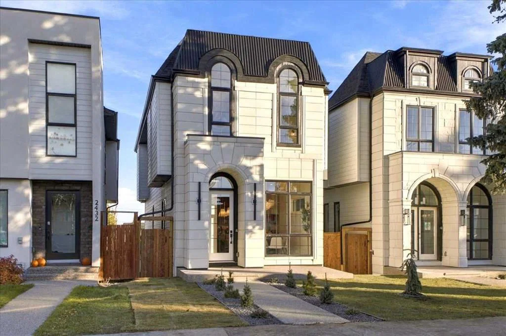 2430 30 Avenue SW, Calgary — photo 3 of 50