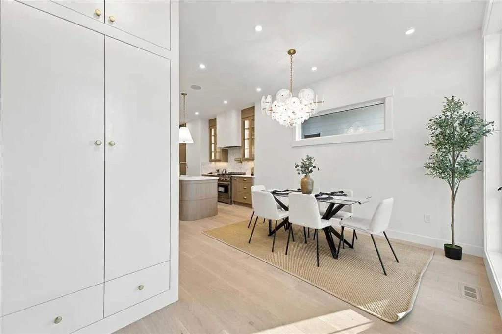 2430 30 Avenue SW, Calgary — photo 5 of 50
