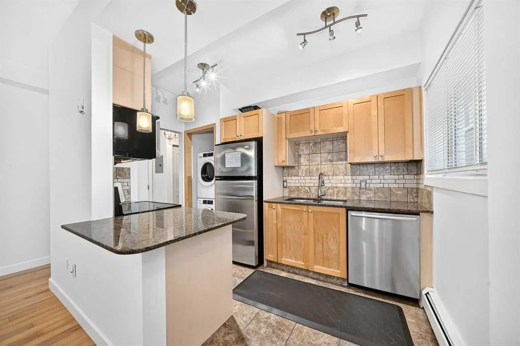 1, 1715 13 Street SW, Calgary — photo 4 of 30