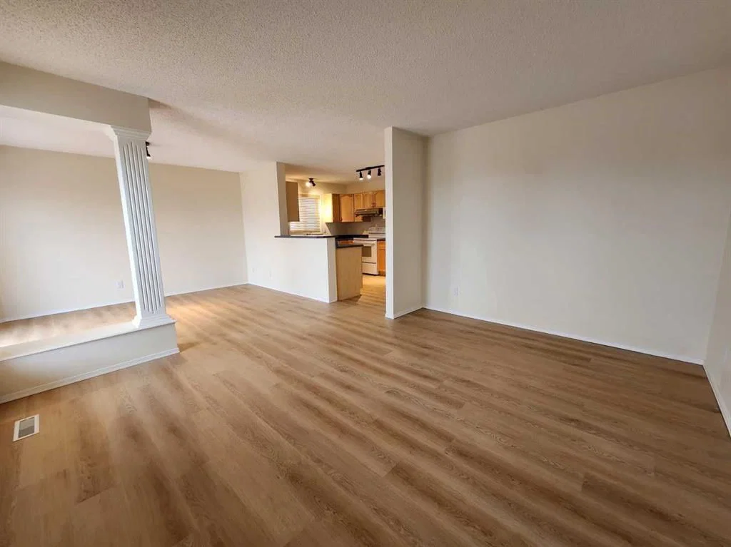102 Somervale Green SW, Calgary — photo 5 of 30