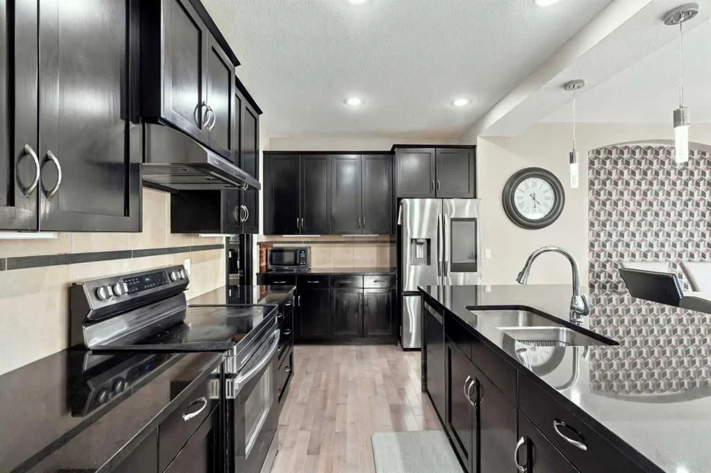 65 Sage Bank Crescent NW, Calgary — photo 4 of 46