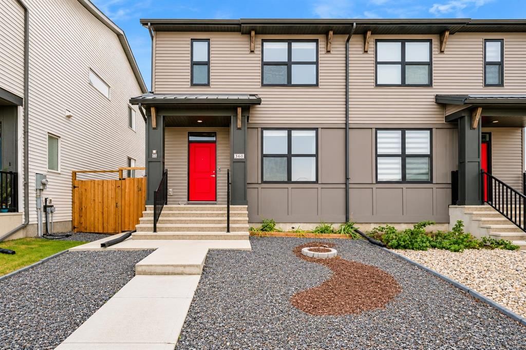 360 Hotchkiss Drive SE, Calgary — photo 2 of 41