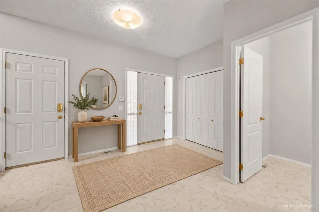 15 Hidden Ranch Crescent NW, Calgary — photo 5 of 48