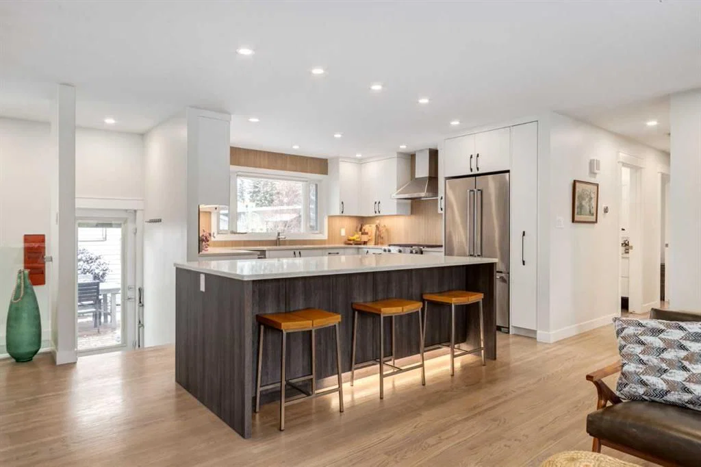 10815 Maplecreek Drive SE, Calgary — photo 3 of 50